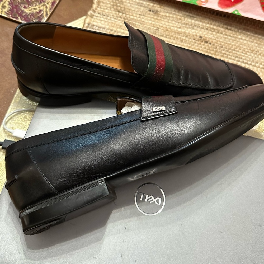 Authentic Man Sz.11 Gucci Black Leather Loafers with Green and Red Accent
